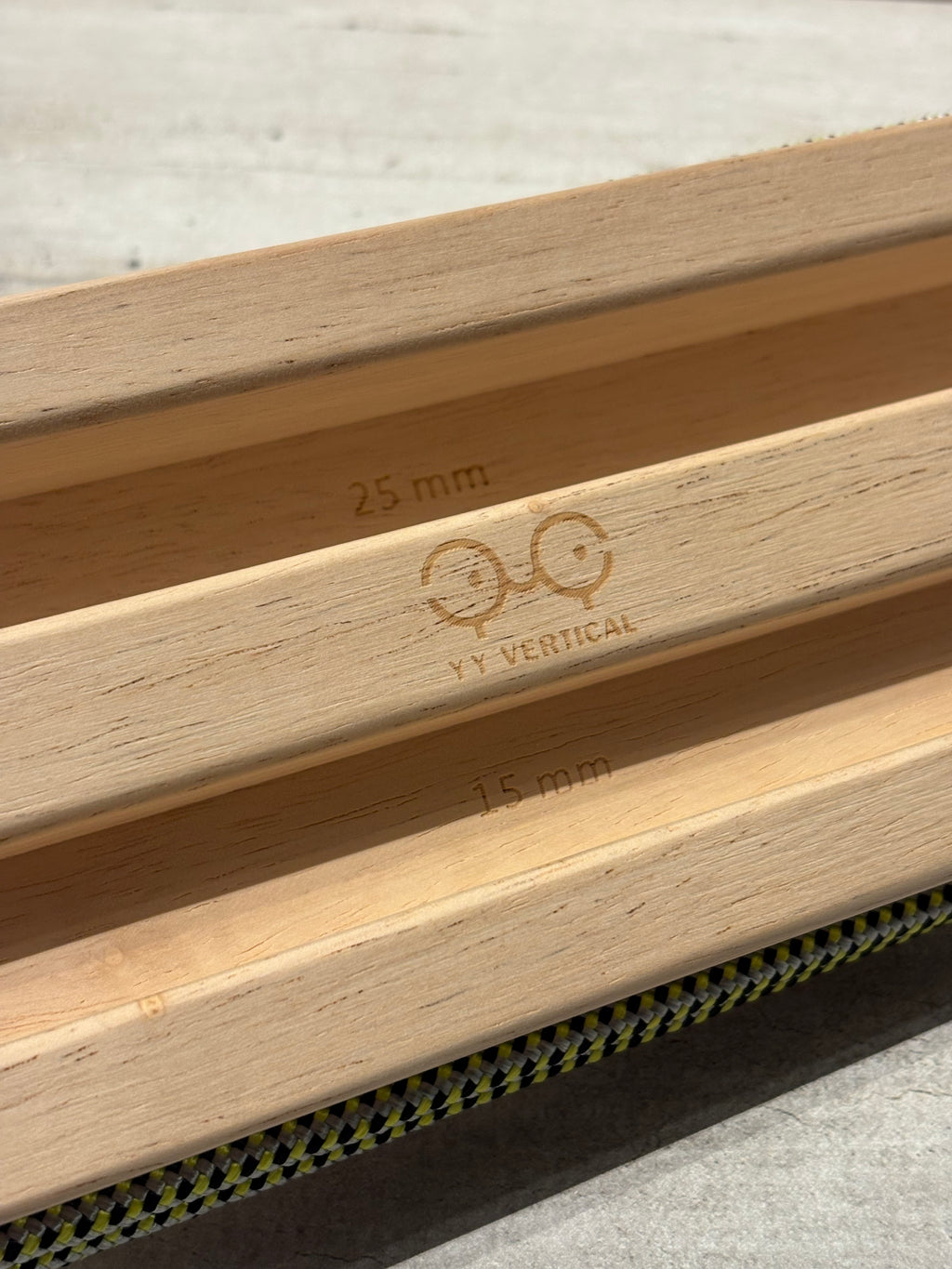 YY VERTICAL TRAVEL BOARD